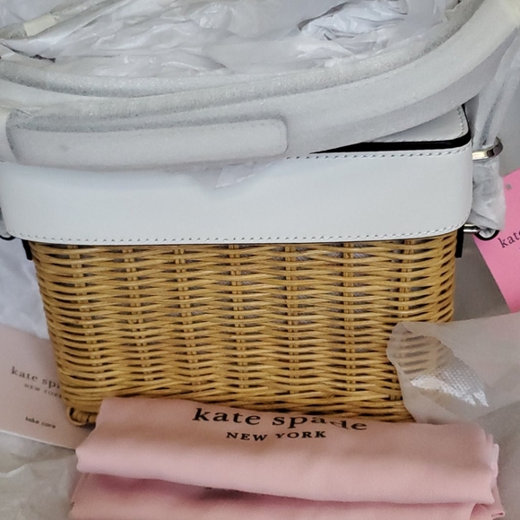 Kate spade HOST PICk   gorgeous wicker bag last one sold out its gorgeous ๐ - Picture 6 of 8